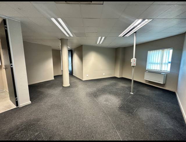 358M² OFFICE TO LET IN PARKTOWN